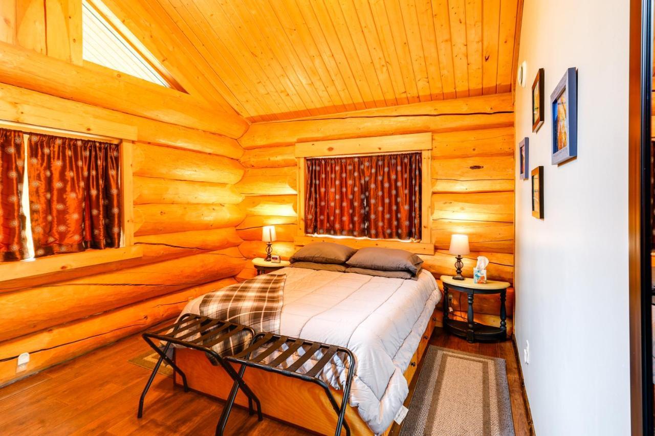 Riverside Log Cabin On-Site Aurora Viewing! North Pole Eksteriør billede